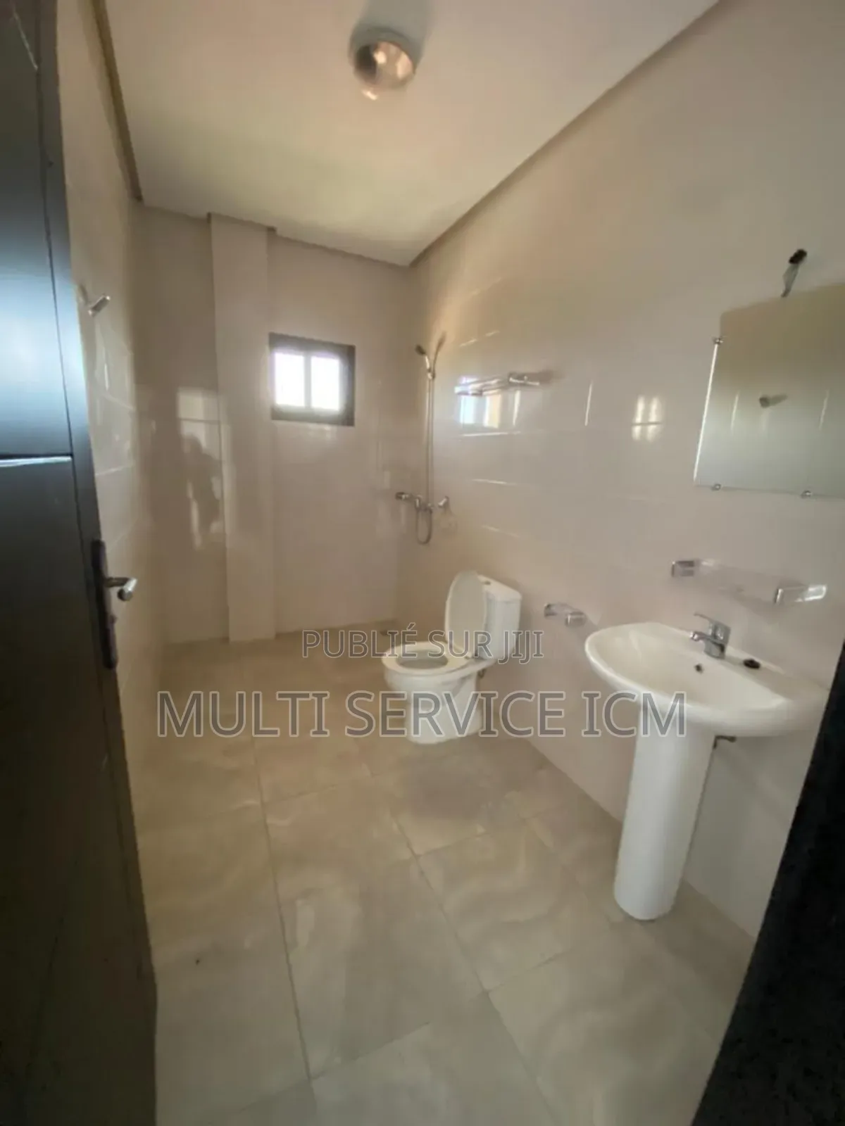 Furnished 3chbre Appartement dans Ismaël Coulibaly, Grand-Bassam