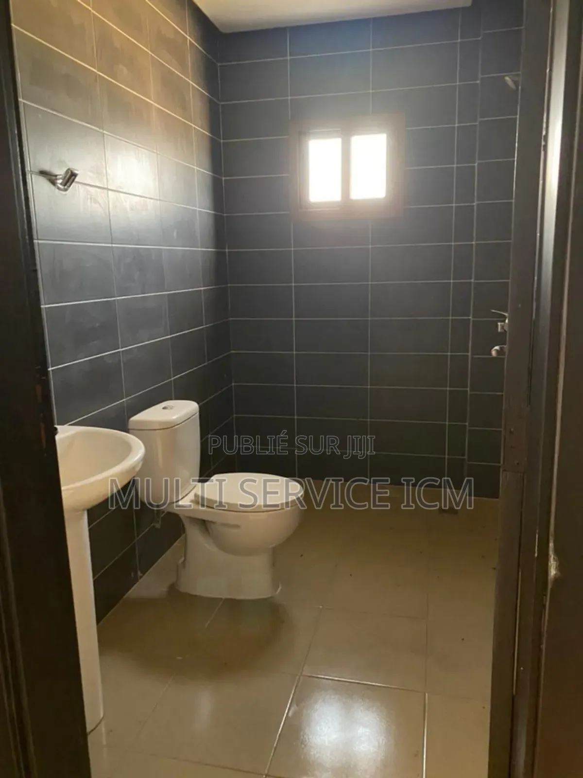 Furnished 3chbre Appartement dans Ismaël Coulibaly, Grand-Bassam