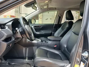 Toyota RAV4 2020 Noir