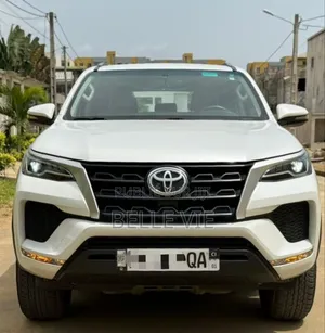 Toyota Fortuner 2025 Blanc