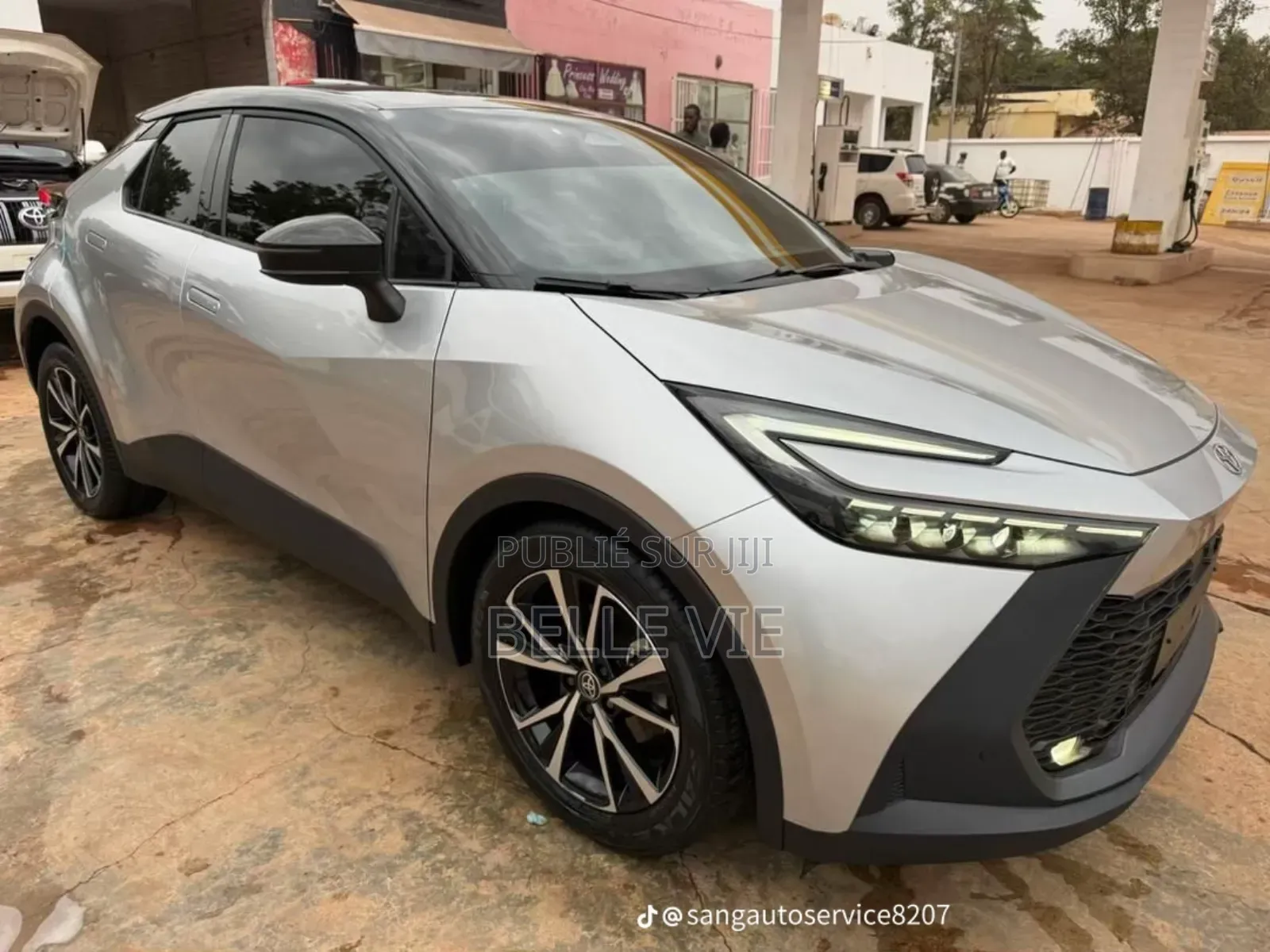 Toyota Corolla Hybrid LE 2025 Beige