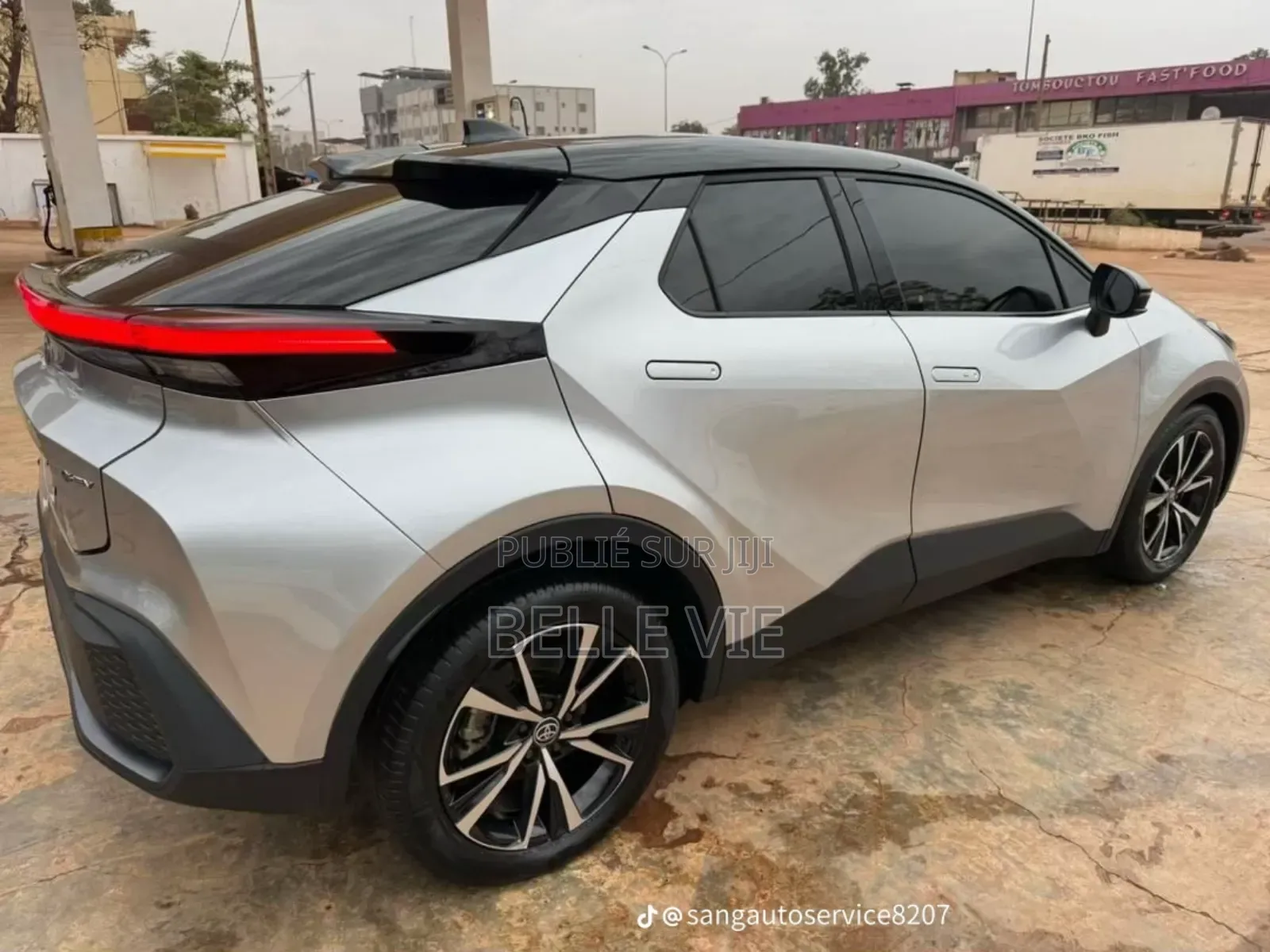 Toyota Corolla Hybrid LE 2025 Beige