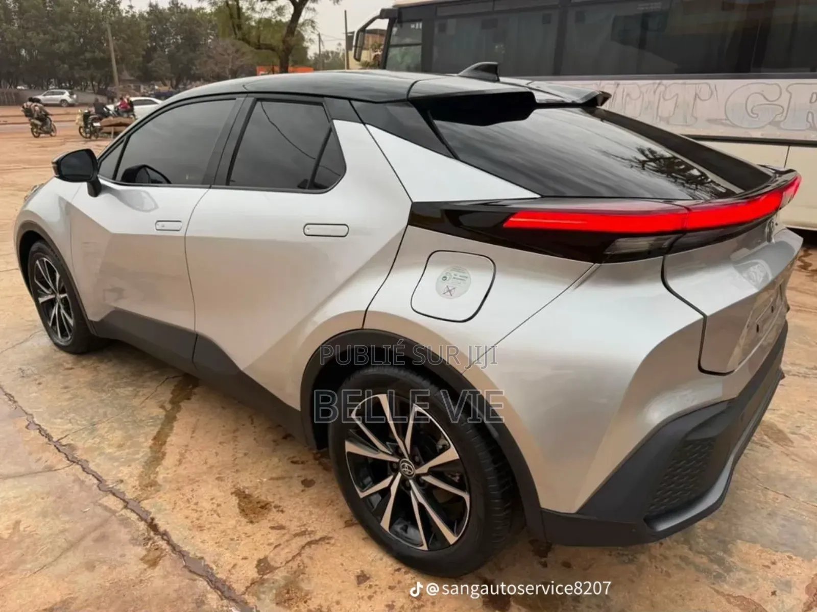 Toyota Corolla Hybrid LE 2025 Beige