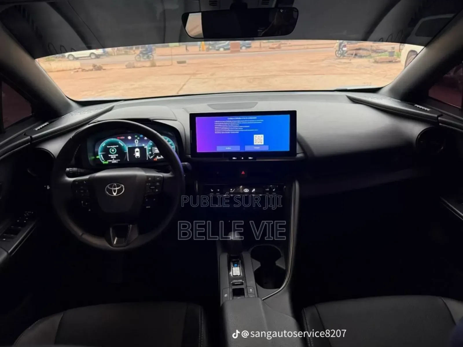 Toyota Corolla Hybrid LE 2025 Beige