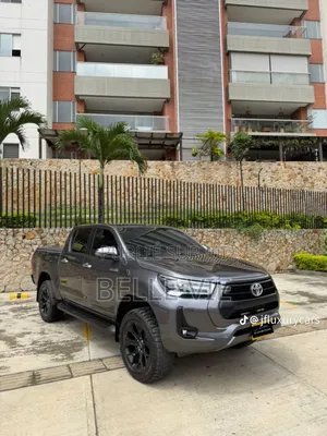 Toyota Hilux 2023 Beige