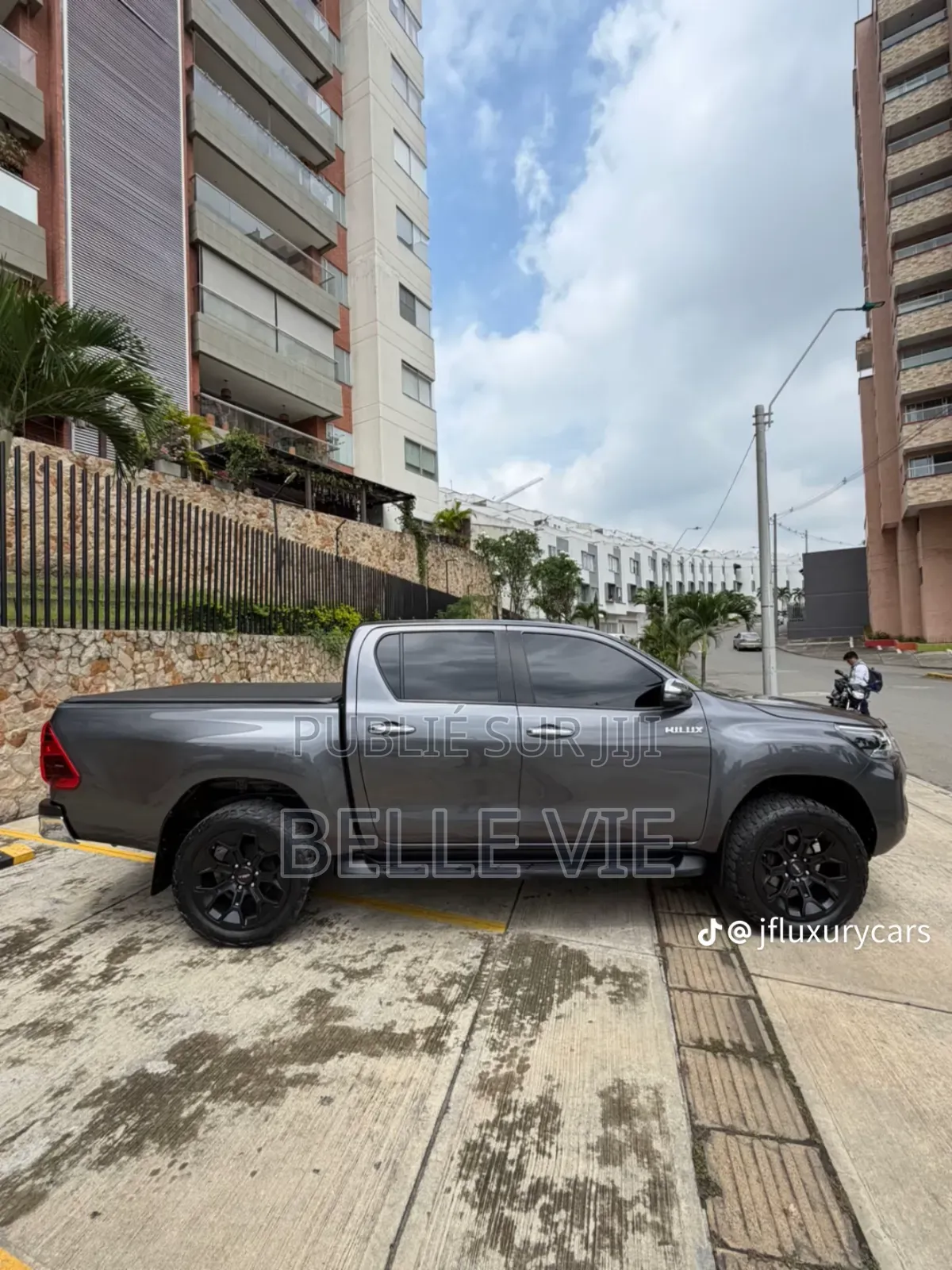 Toyota Hilux 2023 Beige
