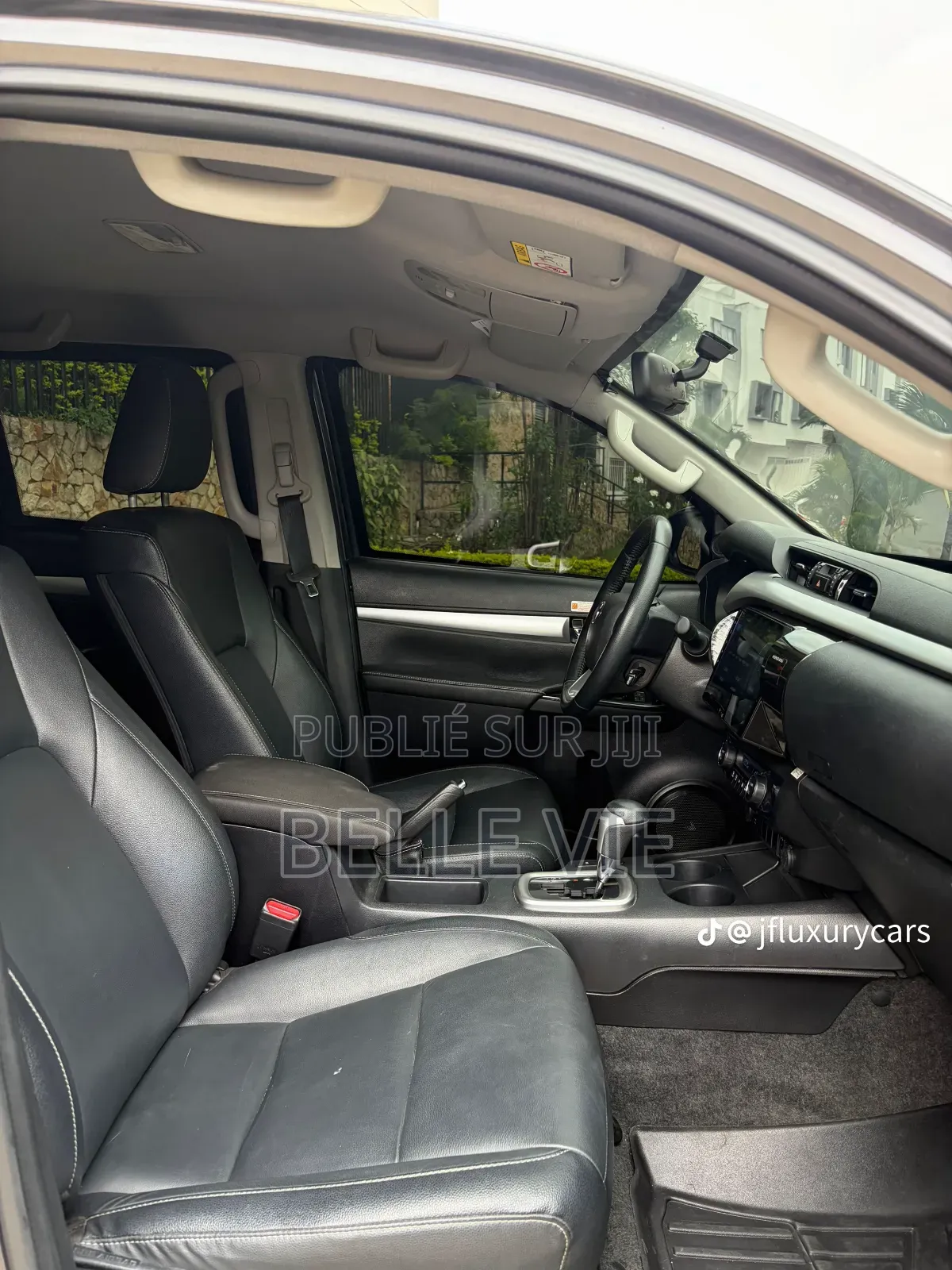 Toyota Hilux 2023 Beige