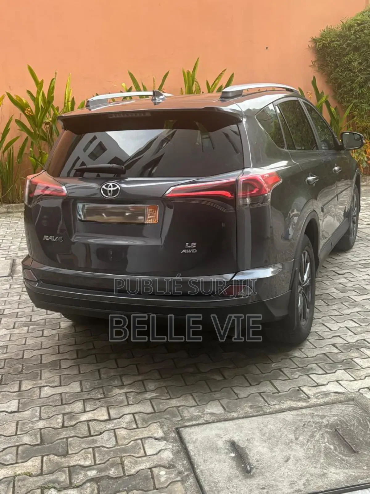 Toyota RAV4 Limited 4dr SUV (2.5L 4cyl 6A) 2018 Beige