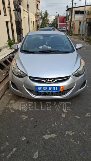 Hyundai Elantra 2015 Blanc cassé