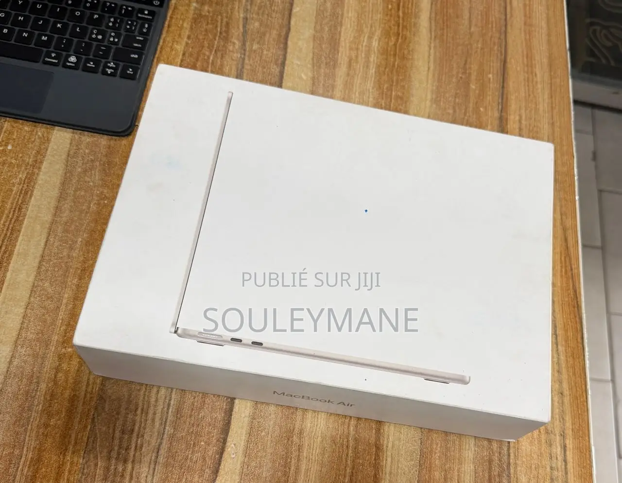 Apple MacBook Air 2024 M3 13-inch 16GB Apple M4 SSD 256GB