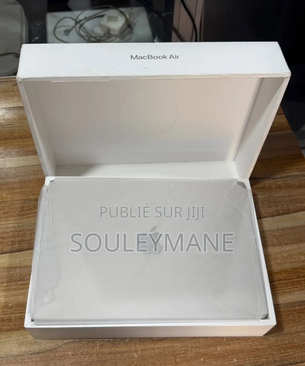 Apple MacBook Air 2024 M3 13-inch 16GB Apple M4 SSD 256GB