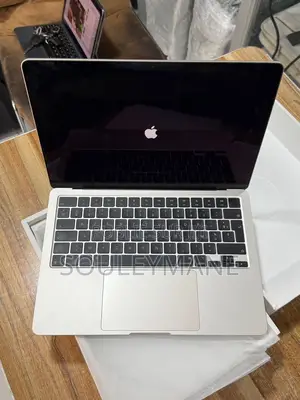 Apple MacBook Air 2024 M3 13-inch 16GB Apple M4 SSD 256GB