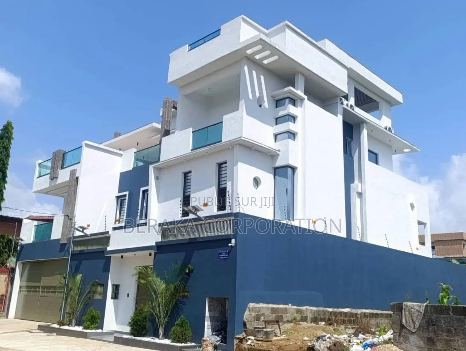 7chbre Duplex dans Beraka Corporation, Cocody à Vendre