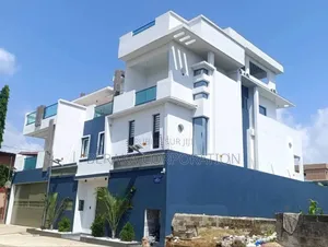 7chbre Duplex dans Beraka Corporation, Cocody à Vendre