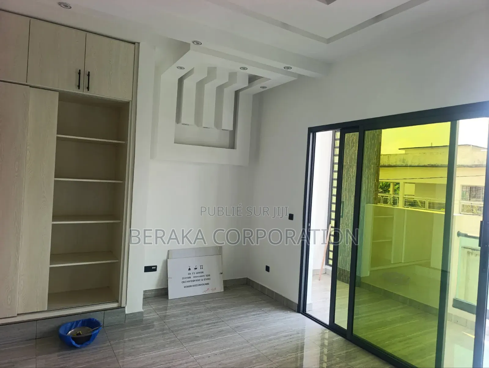 7chbre Duplex dans Beraka Corporation, Cocody à Vendre