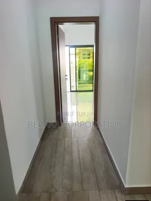 7chbre Duplex dans Beraka Corporation, Cocody à Vendre