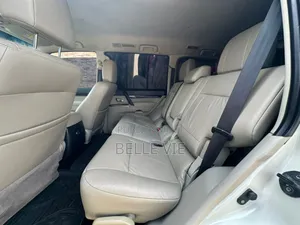 Mitsubishi Pajero 2023 Doré