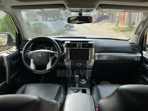 Toyota 4-Runner SR5 4x4 2018 Blanc