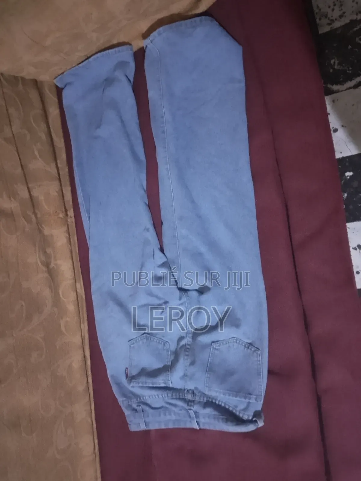 Vente De Vêtements Et Autres