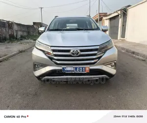 Toyota Rush 2022 Gris