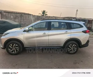 Toyota Rush 2022 Gris