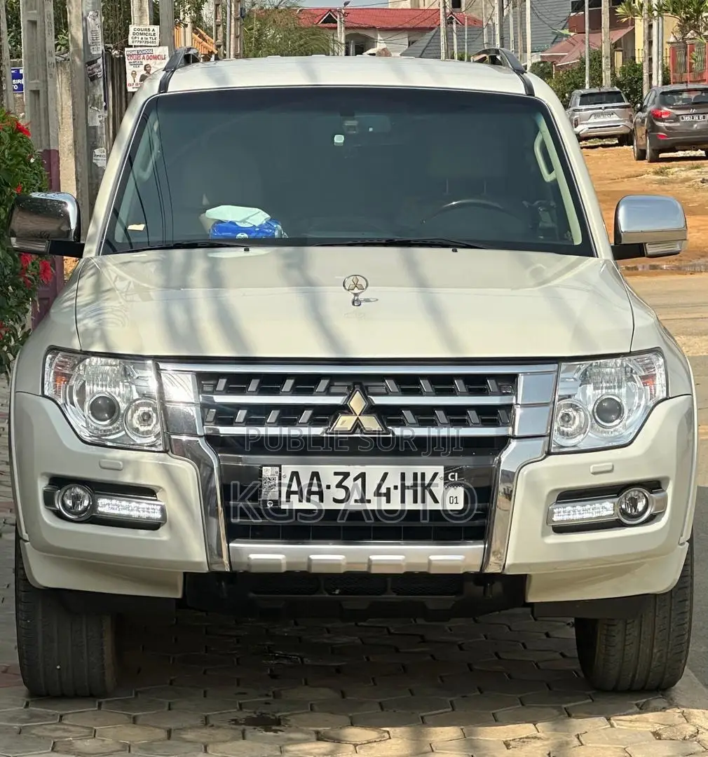 Mitsubishi Pajero 2023 Blanc