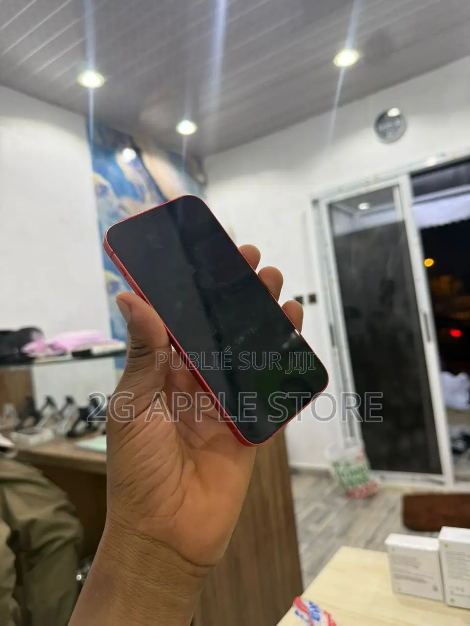 Nouveau Apple iPhone 12 64 GB Rouge