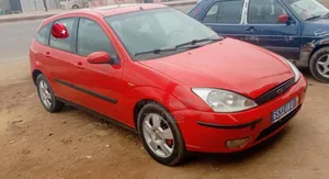 Ford Focus 2000 Rouge