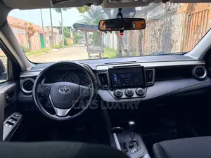 Toyota RAV4 LE 4dr SUV AWD (2.5L 4cyl 6A) 2015 Doré