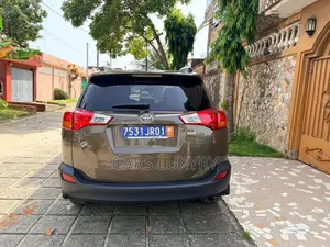 Toyota RAV4 LE 4dr SUV AWD (2.5L 4cyl 6A) 2015 Doré