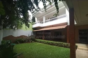 5chbre Duplex dans Vallon Ambassade De, Cocody à Louer