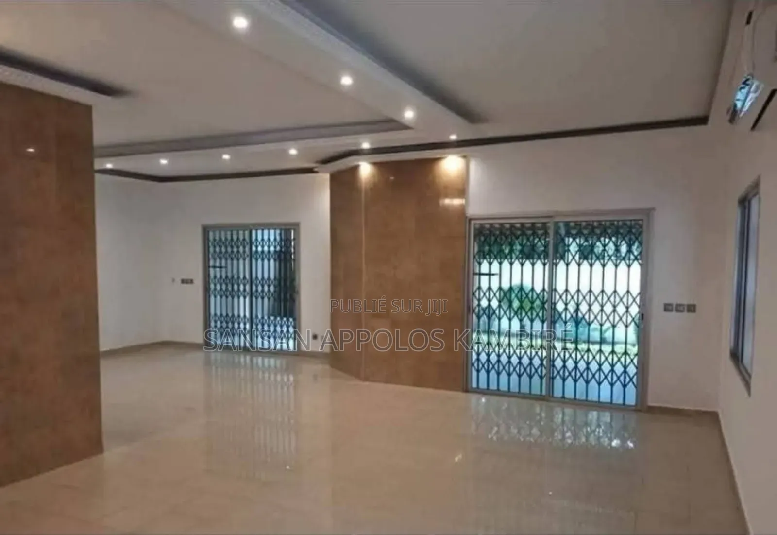 5chbre Duplex dans Vallon Ambassade De, Cocody à Louer