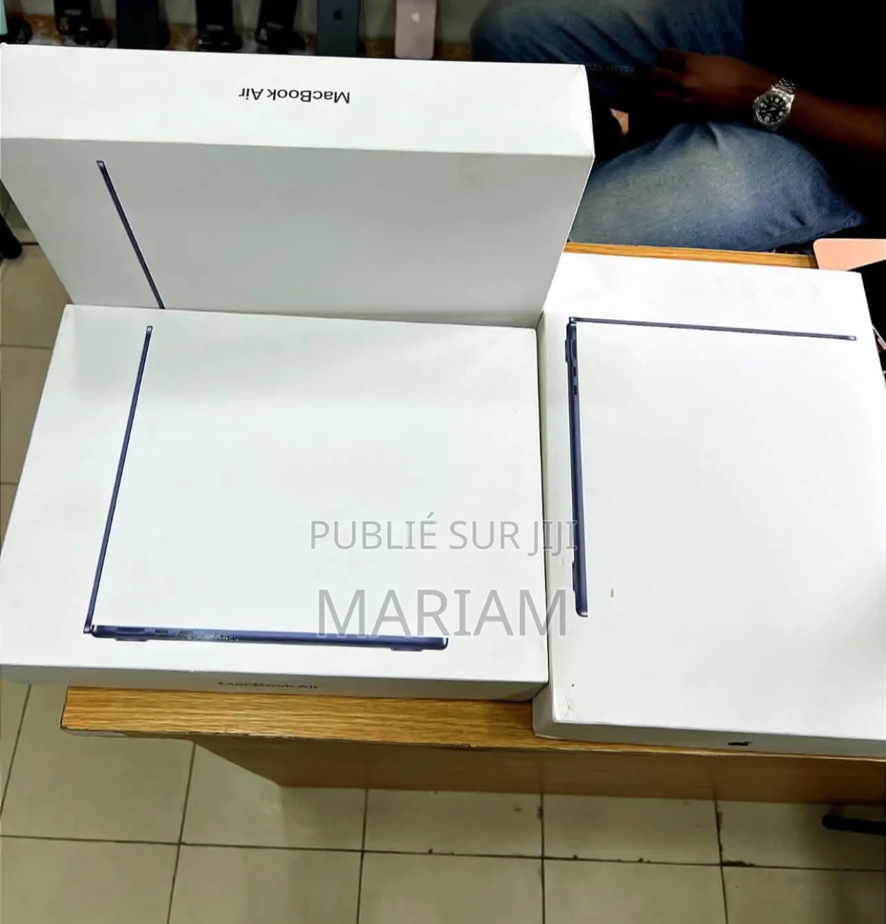 Nouveau Apple MacBook Air 2025 M4 13-inch 16GB Apple M4 SSD 256GB