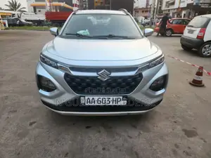 Nouveau Suzuki Fronx 2024 Gris