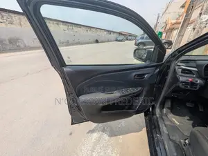 Nouveau Suzuki Fronx 2024 Gris