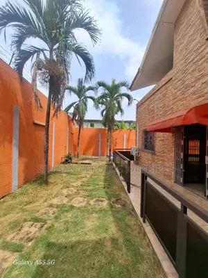 4chbre Duplex dans Une Belle Villa, Cocody à Louer