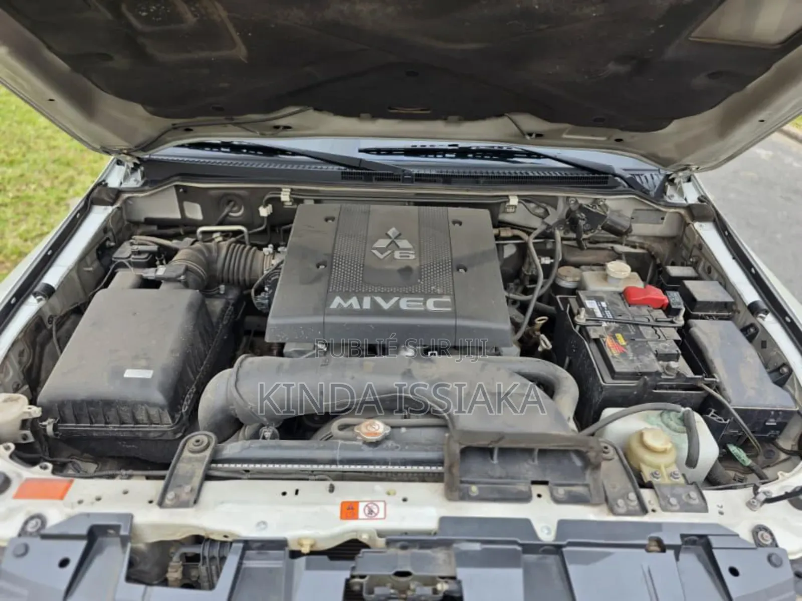 Mitsubishi Pajero 2023 Gris