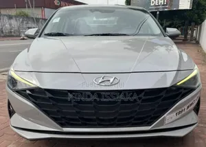 Hyundai Elantra Limited 2023 Blanc cassé