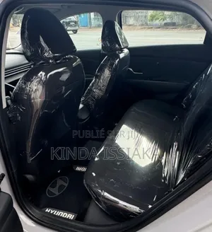 Hyundai Elantra Limited 2023 Blanc cassé