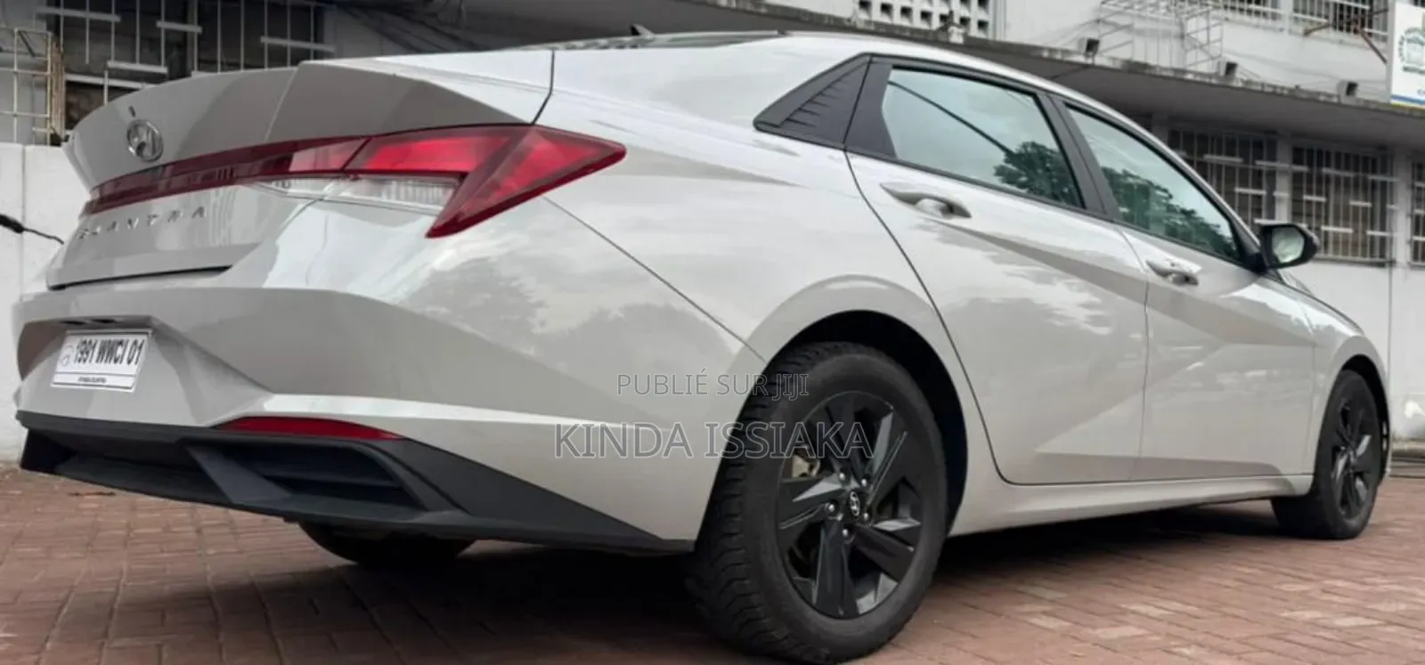 Hyundai Elantra Limited 2023 Blanc cassé