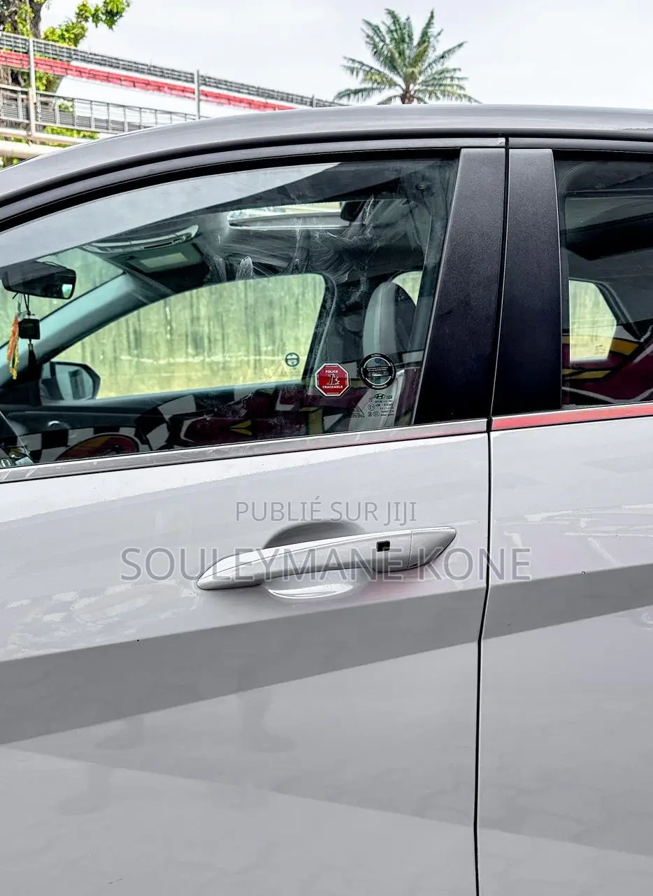 Hyundai Elantra 2022 Gris