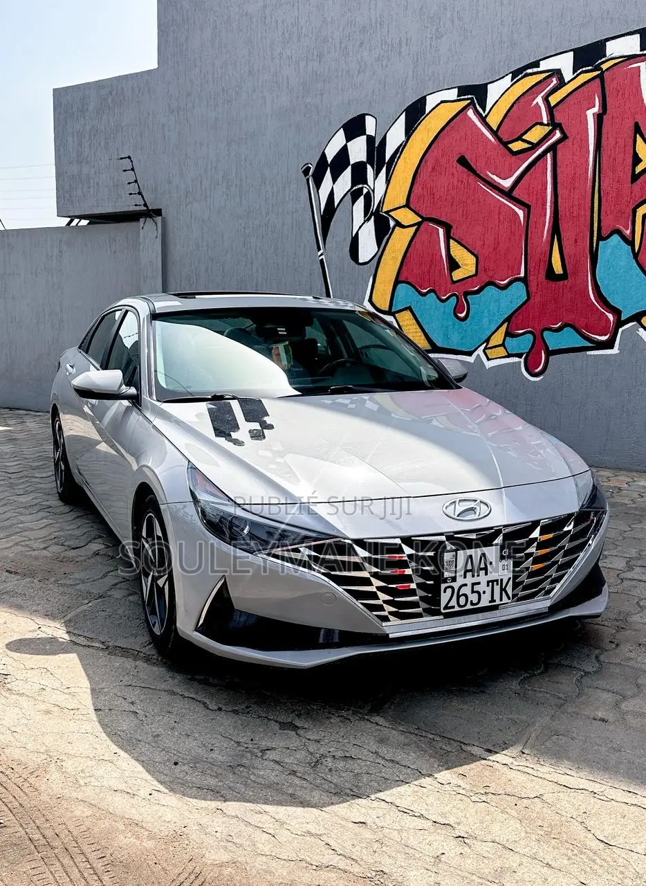 Hyundai Elantra 2022 Gris