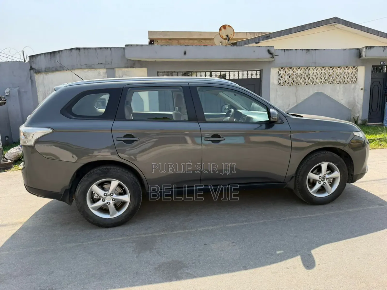 Mitsubishi Outlander ES AWC 2016 Beige