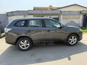 Mitsubishi Outlander ES AWC 2016 Beige