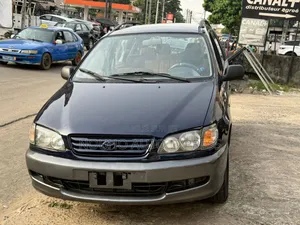 Toyota Picnic 2.0 FWD 2005 Gris