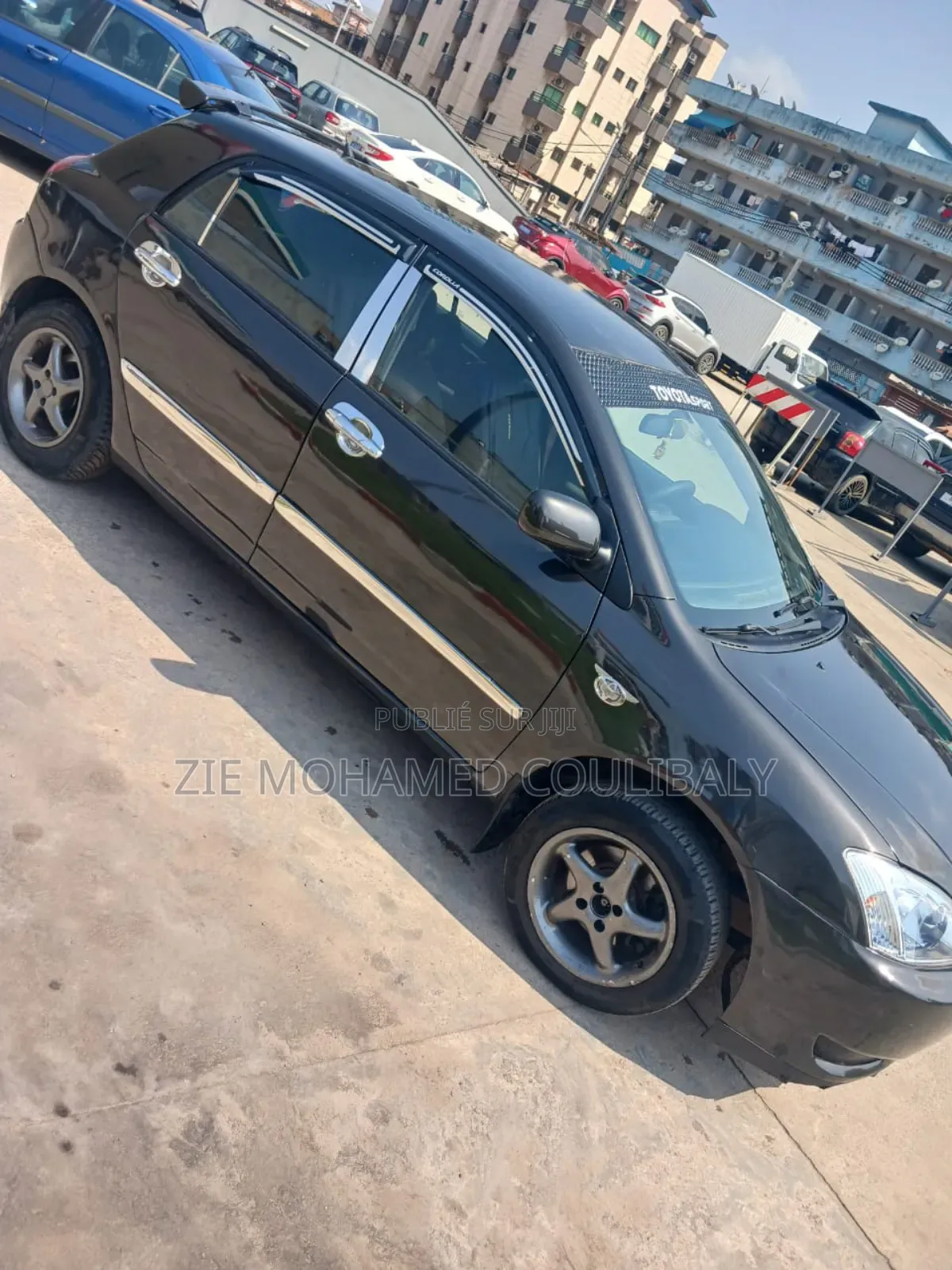 Toyota Corolla L (1.8L 4cyl 2A) 2018 Noir Mat