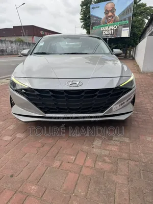 Hyundai Elantra 2022 Gris
