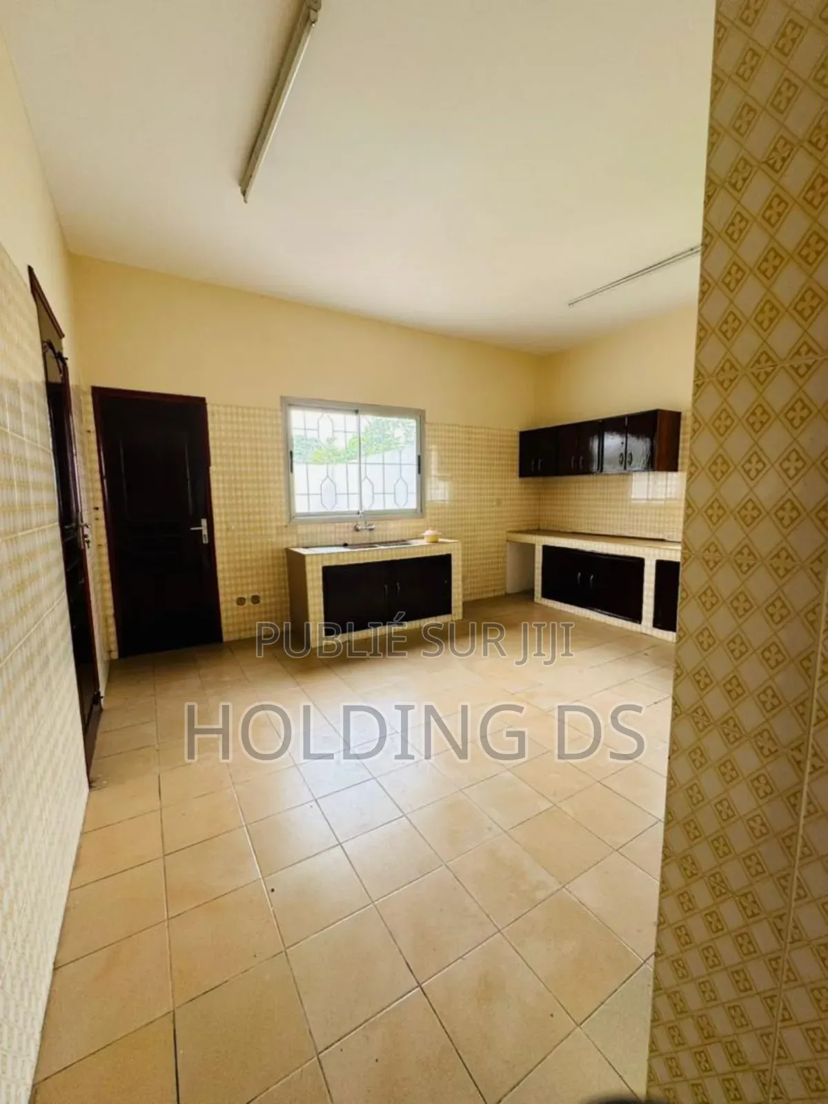 Angré 7e Tranche – #Location Bureaux