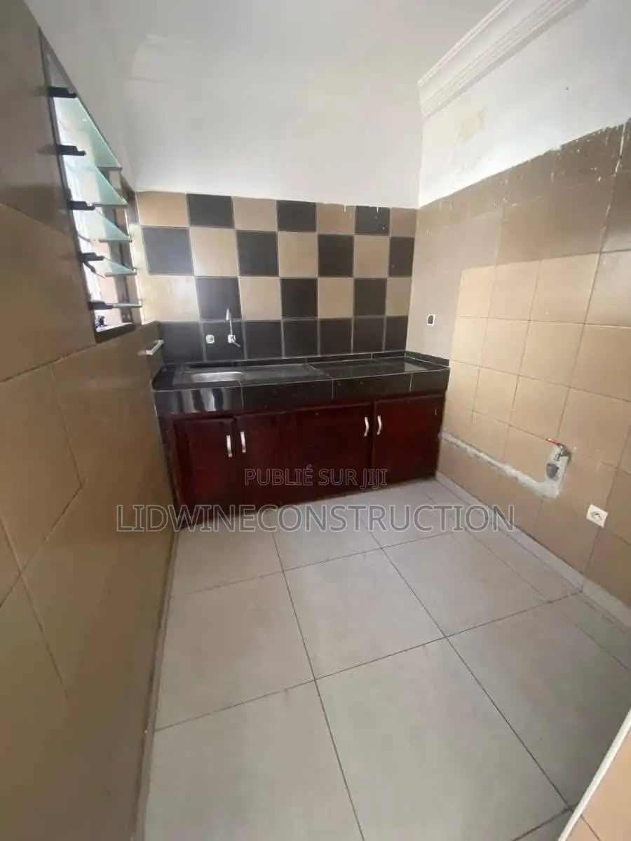 3chbre Villa dans Grand-Bassam à Vendre