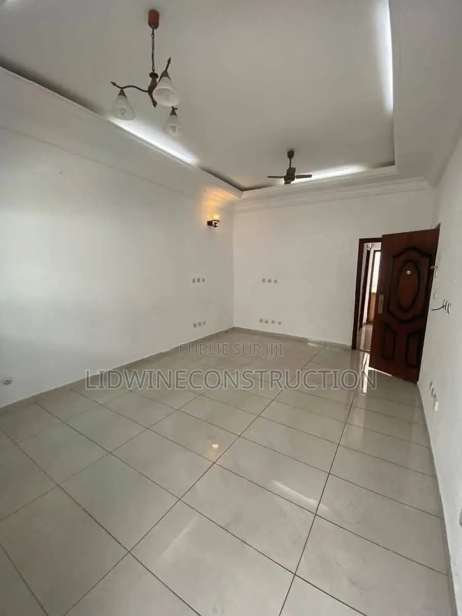 3chbre Villa dans Grand-Bassam à Vendre